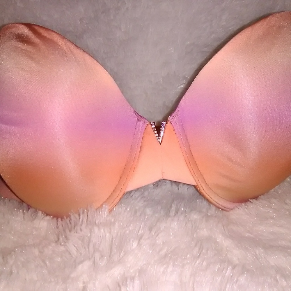 Victoria secret strapless bra.
